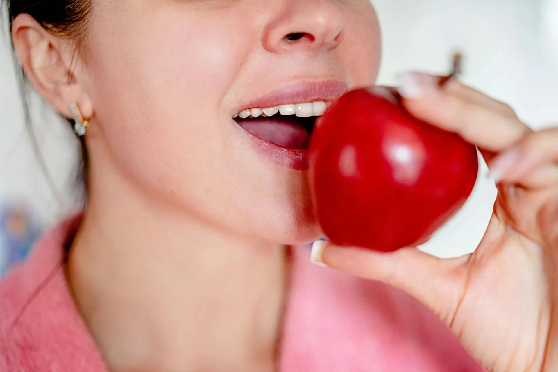 Top 5 Foods That Naturally Whiten Your Teeth — DentalKing Software